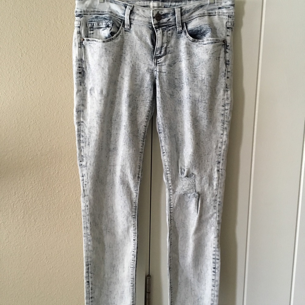 LAST WEEKEND— 80’s Acid wash skinny jean